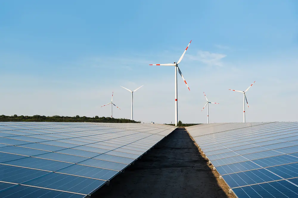 Windturbines en zonnepanelen