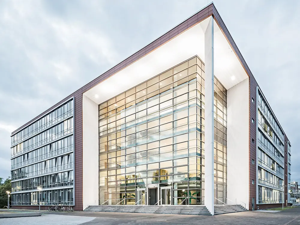 Gebouw aan het Henkel hoofdkantoor in Düsseldorf.