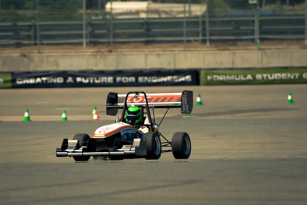 
Adhesive Technologies unterstützt den jährlichen, internationalen Konstruktionswettbewerb Formula Student